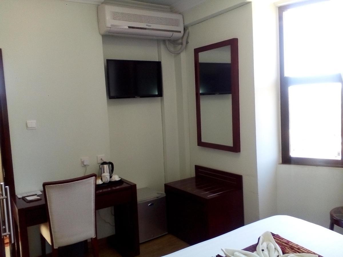 Rahnile Hotel Bahir Dar Exterior foto